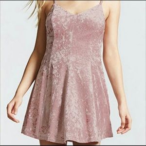 NEWSakater velvet dress in a SMALL from Forever 21